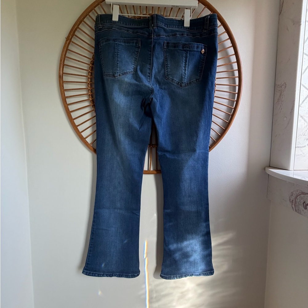 Democracy Women’s Bootcut Jeans - Picture 5 of 6